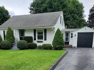 2 James St, Webster, MA 01570