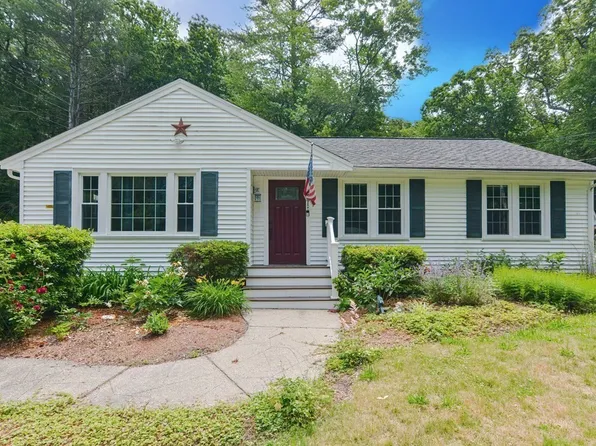 29 Hartford Ave N, Upton, MA 01568