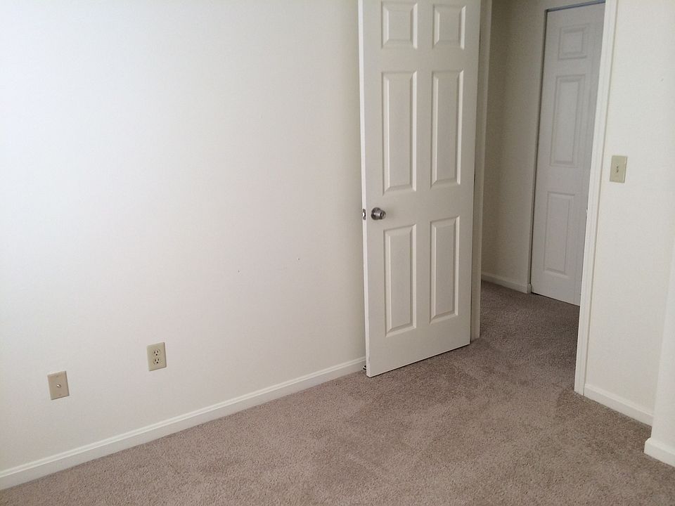 1st bedroom. Large closet!