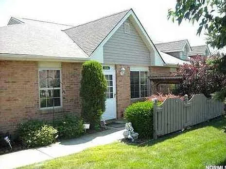 35164 Greenwich Ave photo 1