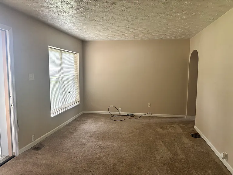 860 N Detroit St — Photo 11