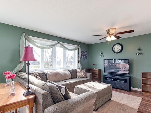 2nd image of 4884 Robinwood Dr