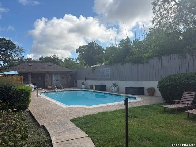 7926 Broadway St — Photo 2