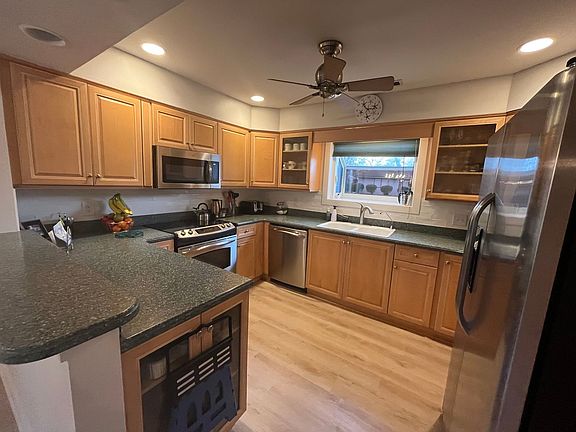 3rd image of 1213 Bayside Cir W