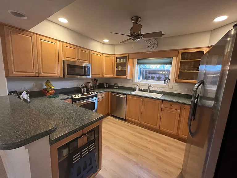 1213 Bayside Cir W — Photo 3