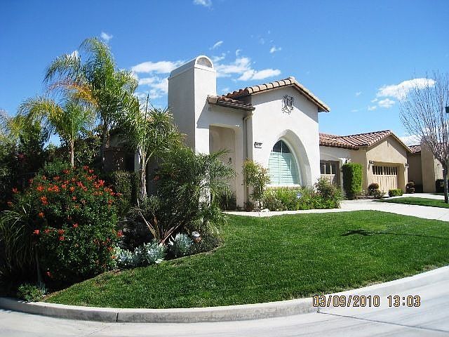 Private Corner Lot