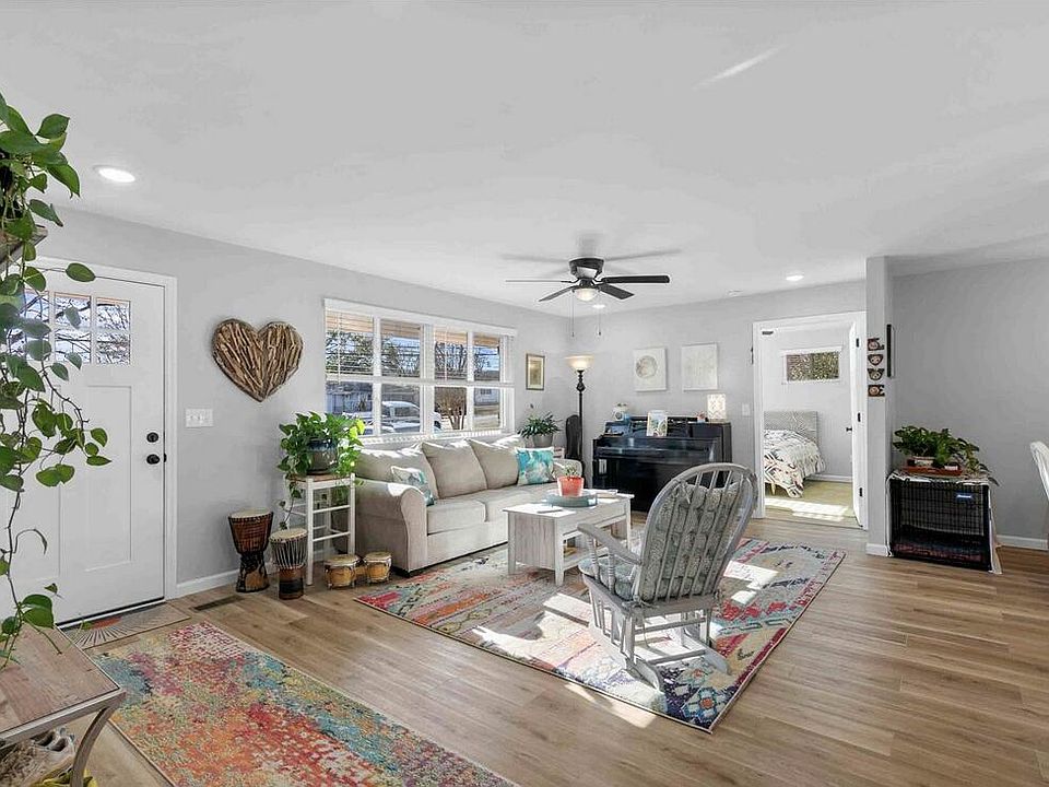 2nd image of 3337 Browndell Dr