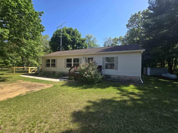 331 Ember Drive, Oxford, WI 53952
