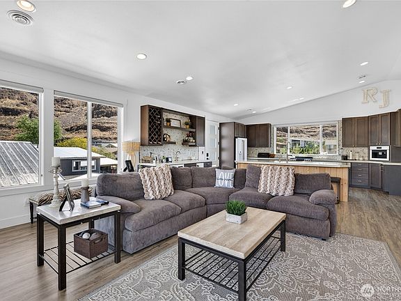 5th image of 533 River Drive SW
