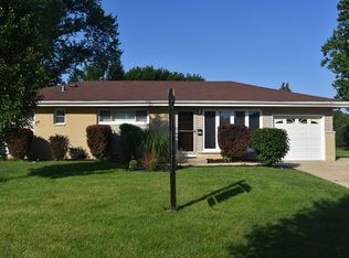 550 Geronimo St, Hoffman Estates, IL 60169