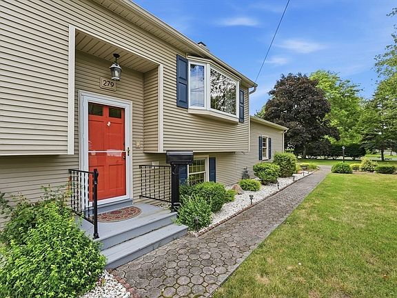 4th image of 279 Adams St