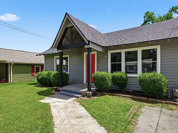 2nd image of 524 Ridgelea Ave