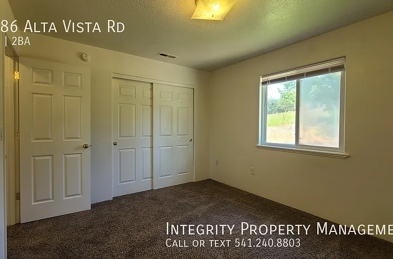 1586 Alta Vista Rd — Photo 14