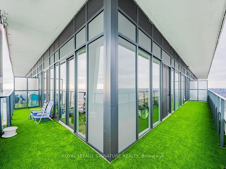 20 Shore Breeze Dr #LPH05B — Photo 22