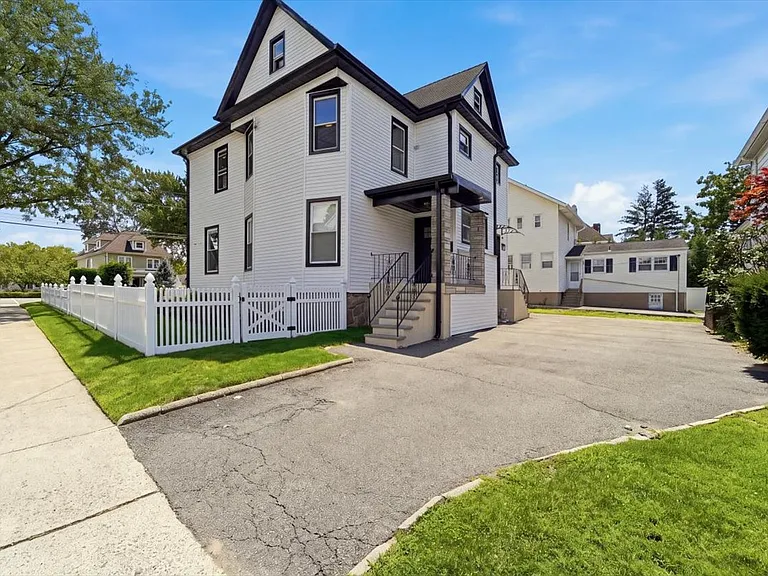 150 Ridge Rd #2 — Photo 22