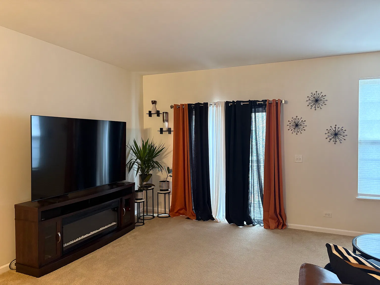 3 bed, 2.5 bath, 1890 sqft, $2,700 — Photo 3