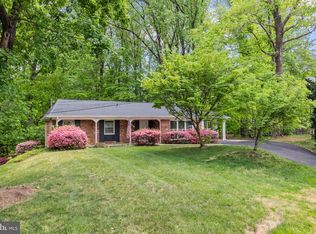 4205 Breezewood Ln, Annandale, VA 22003