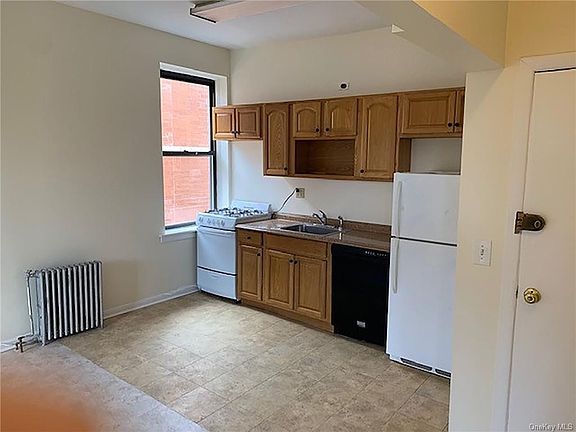 2nd image of 137-139 Mamaroneck Ave