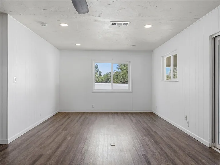 2224 N Bethel Ave — Photo 7