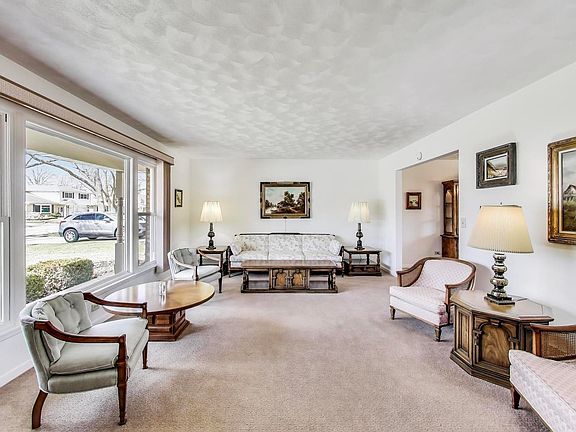 2nd image of 2527 N Brighton Pl