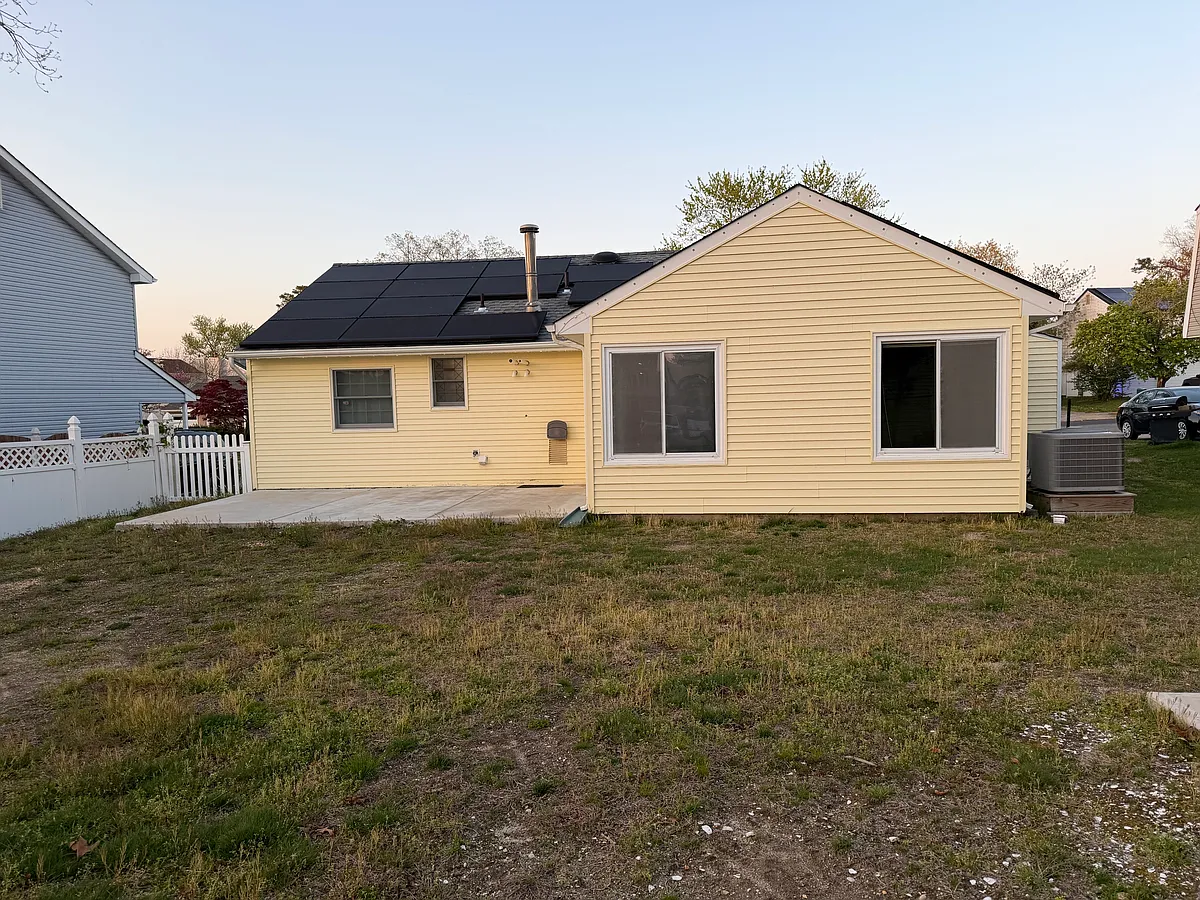 Building Photo - 87 Village Dr