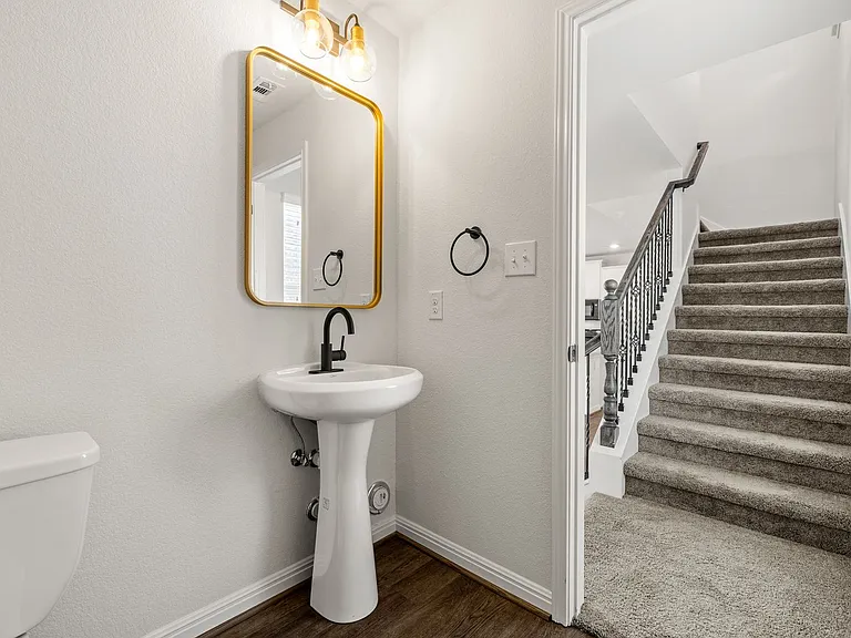 2904 Harvester Ln — Photo 11