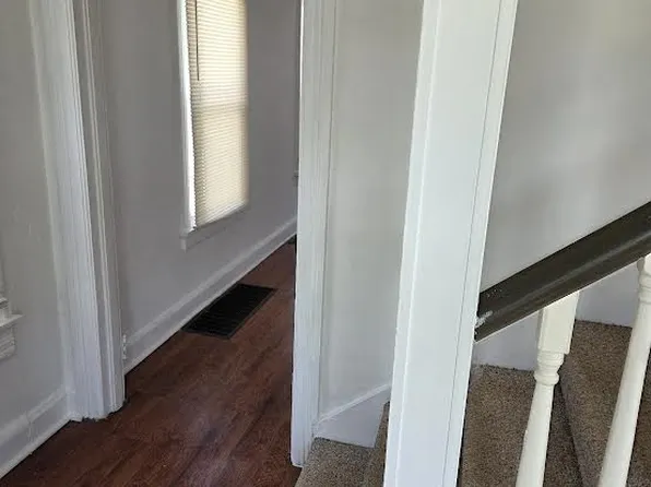 305 1st St #A, California, PA 15419