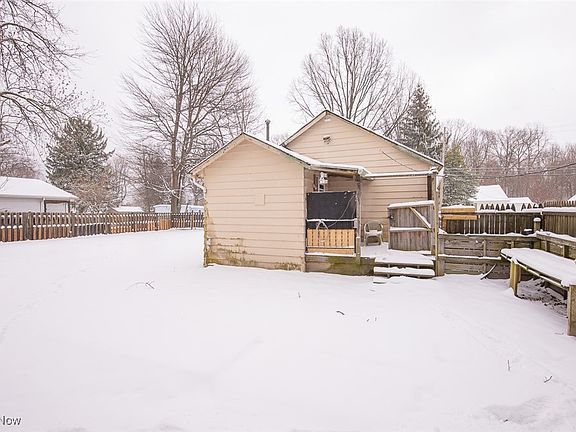 5th image of 903 Oakwood Blvd