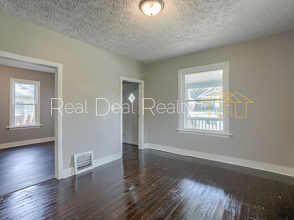 5th image of 5054 S 38th St