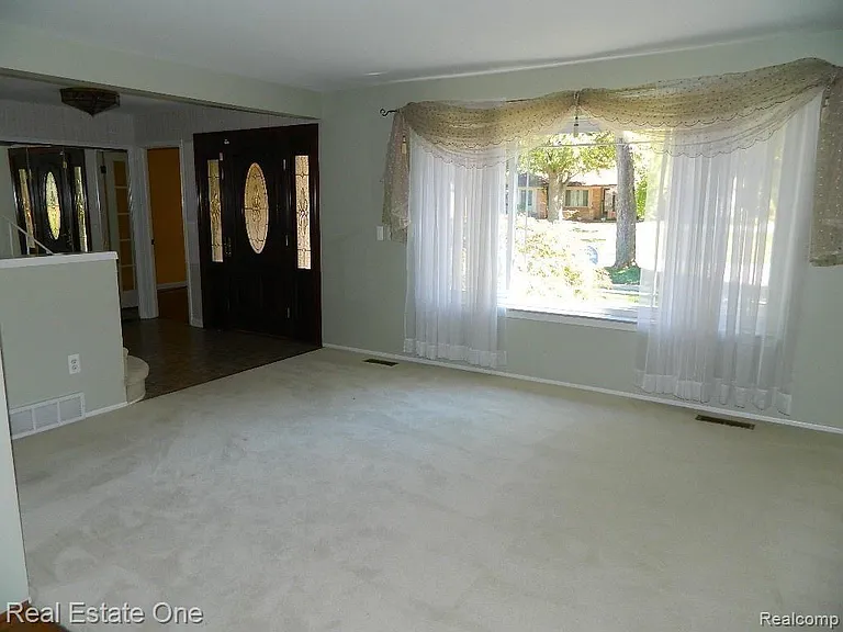 6927 Northpoint Dr — Photo 19
