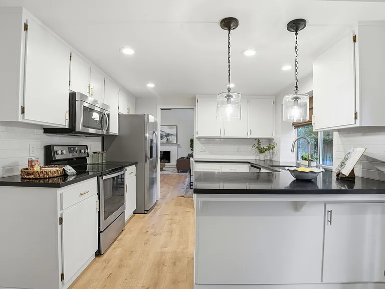 8 Coyle Creek Cir — Photo 2