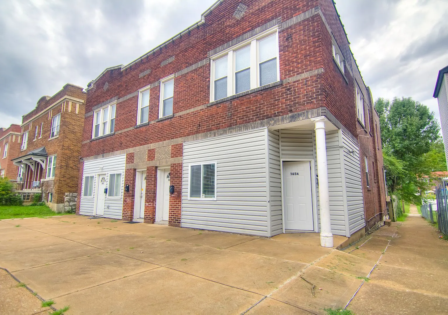 3652-54 Bates Street — Photo 1