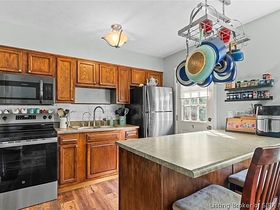 4th image of 2078 E Gardner Lane
