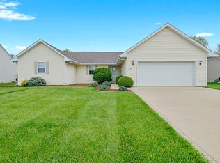 1708 Magnolia Dr, Saint Joseph, IL 61873