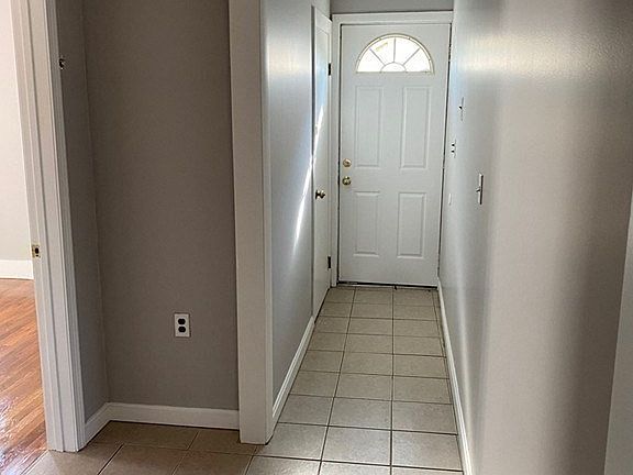 4th image of 387 Salem St APT 1