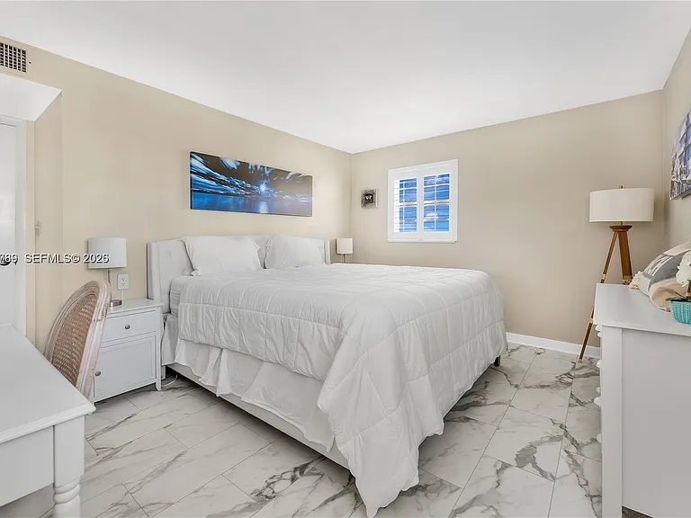 1418 Collins Ave #504 — Photo 11