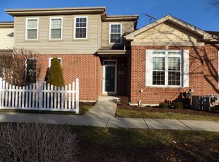 6574 Pine Lake Dr, Tinley Park, IL 60477