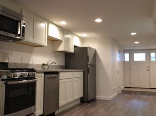 949 NE Hazelfern Pl #A, Portland, OR 97232