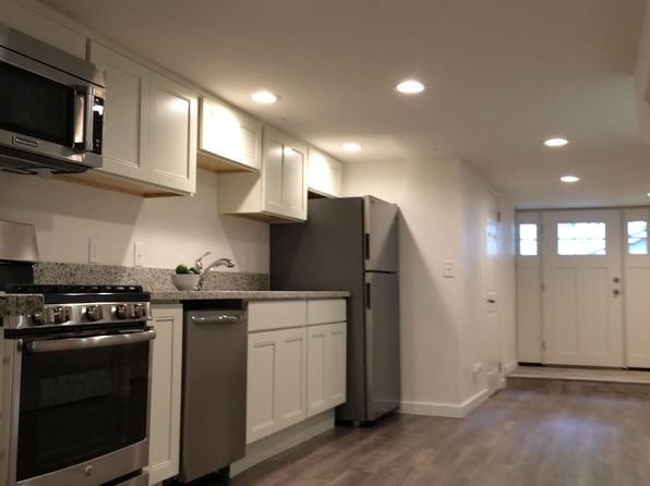 949 NE Hazelfern Pl #A