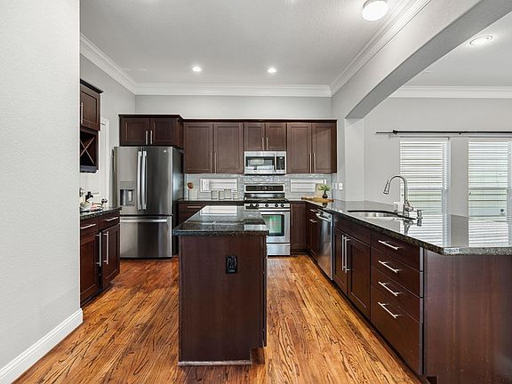 5th image of 2316 Beall St