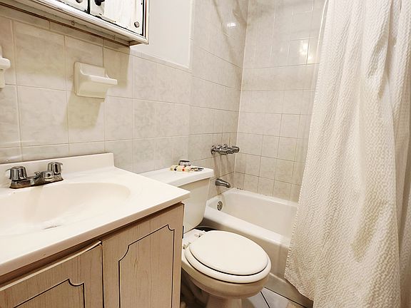 5th image of 316 W 75th St APT 2C