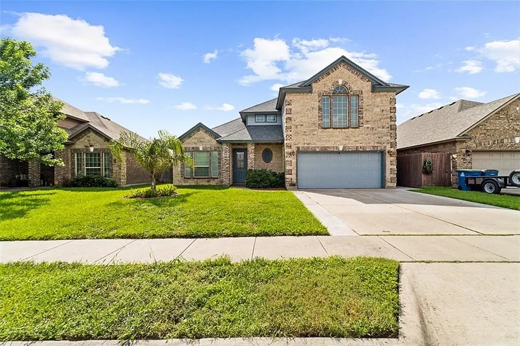 4 bed, 3.5 bath, 2355 sqft, $2,600 — Photo 1