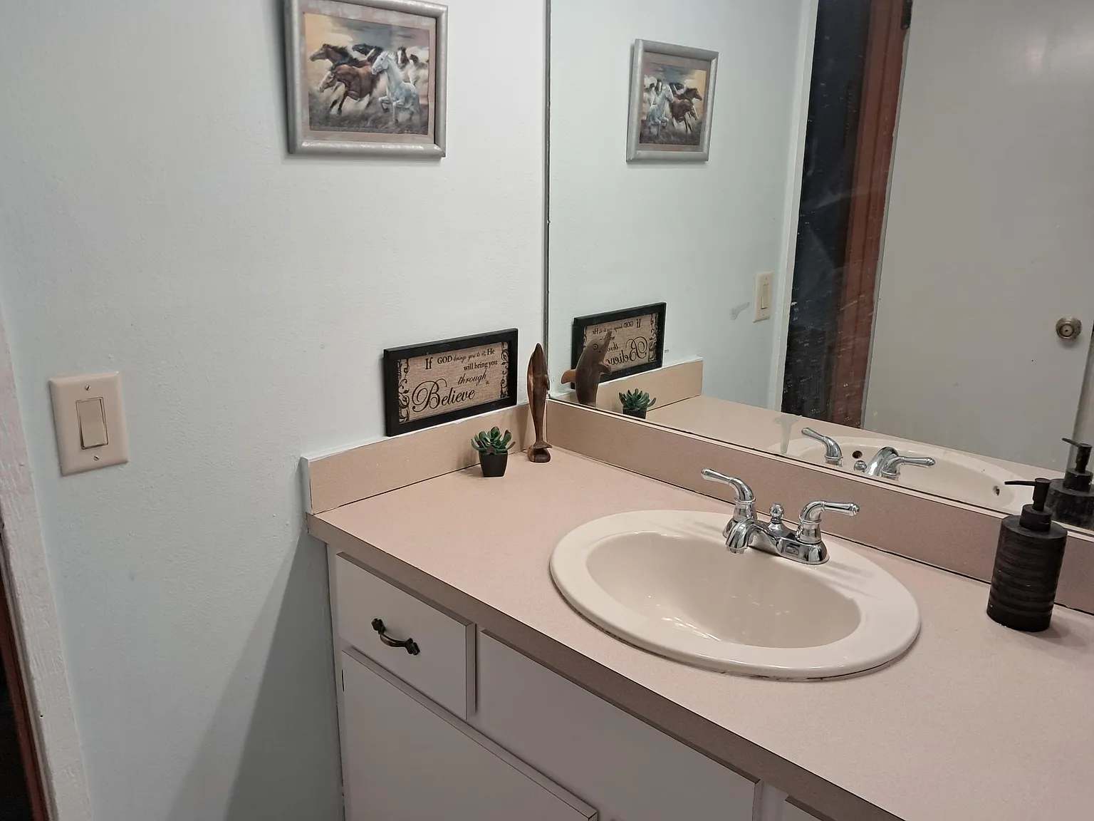 3 bed, 900 sqft, $1,550 — Photo 4