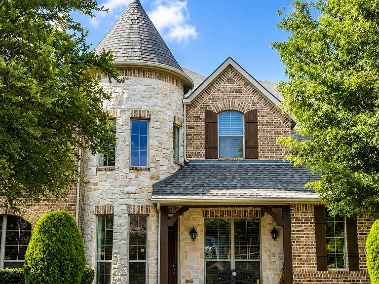 1128 Waterford Way — Photo 1