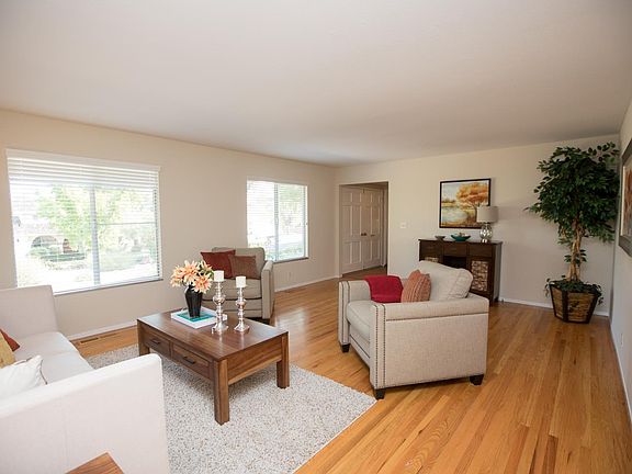 4th image of 108 Belcrest Dr