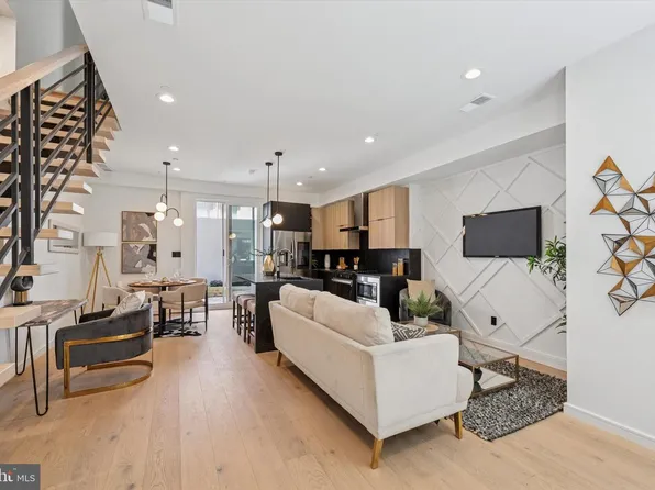 303 Pemberton St, Philadelphia, PA 19147