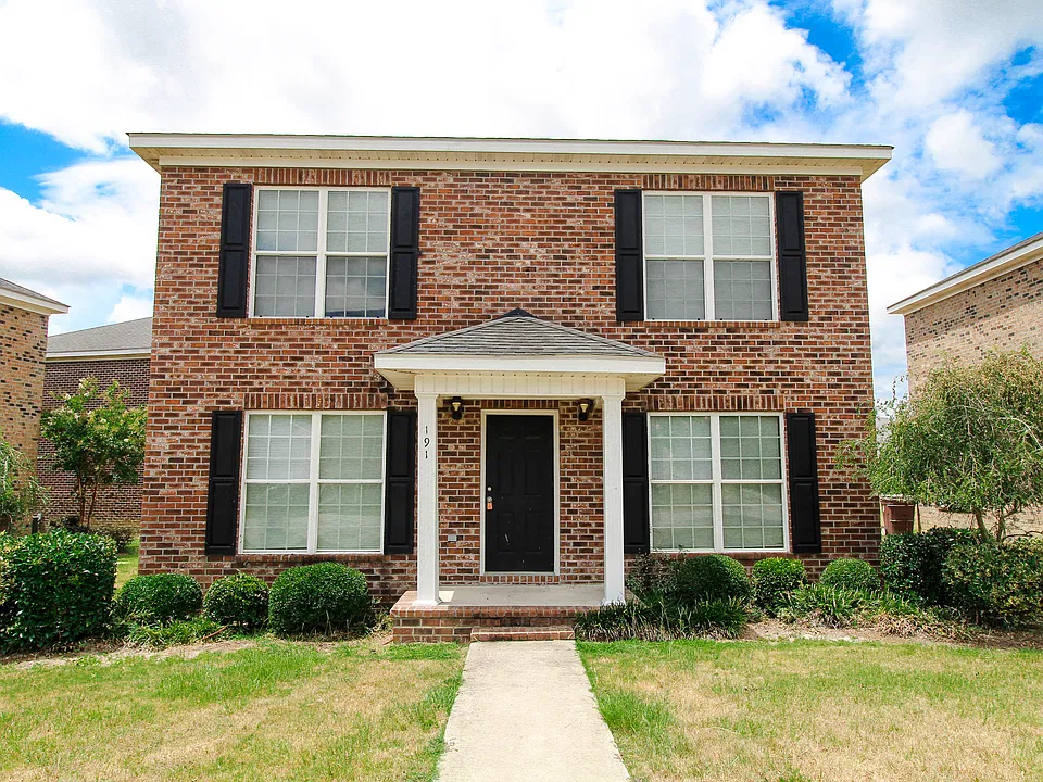 191 Herschel Dr