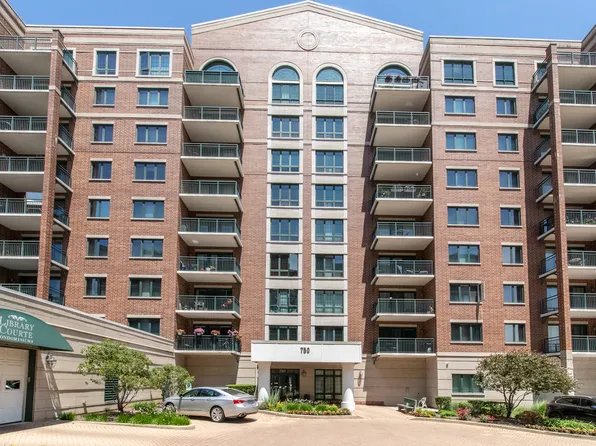 750 Pearson St APT 904, Des Plaines, IL 60016