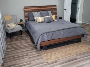 1003 E Ridgewood St, Long Beach, CA 90807