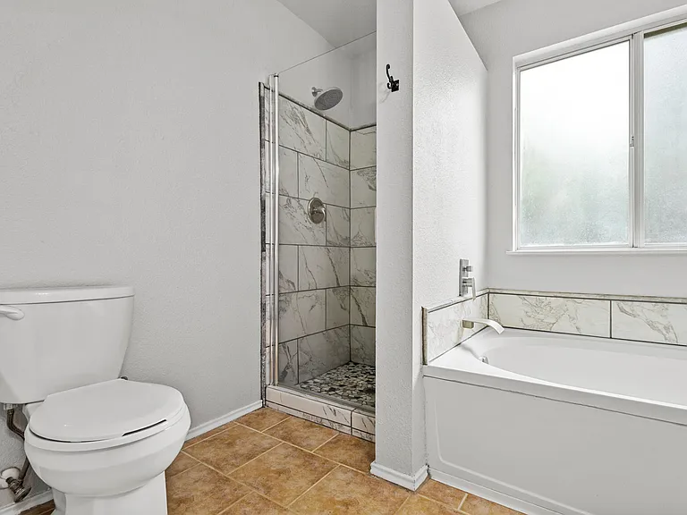 140 Katie Ct — Photo 6